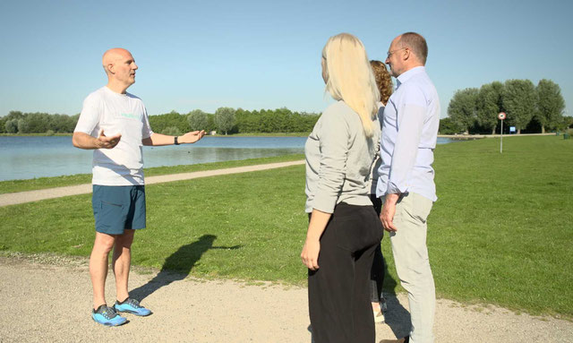 ChiWalking-instructeur Evert Aldewereld tijdens een training in Almere